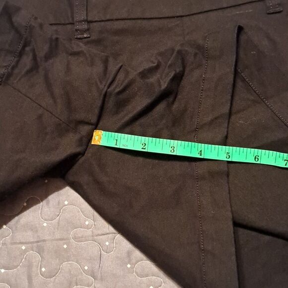 Crown & Ivy black shorts size 8 - Picture 6 of 6